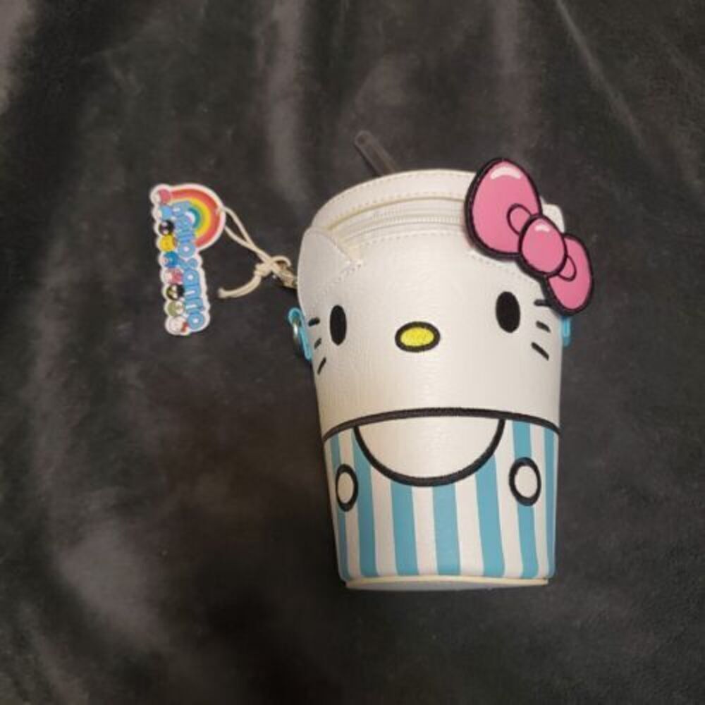 VERY RARE Loungefly OG HEART logo Hello Kitty Drink Crossbody Bag, Purse